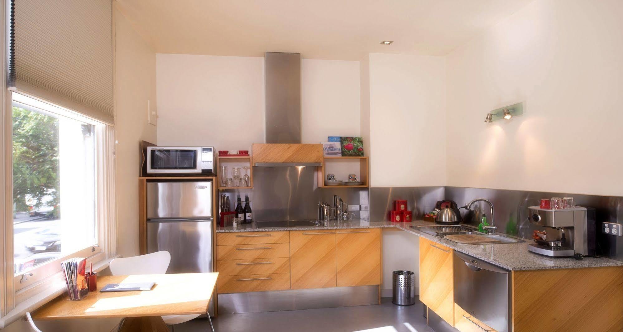 Twofourtwo Boutique Apartments Лонсестон Экстерьер фото