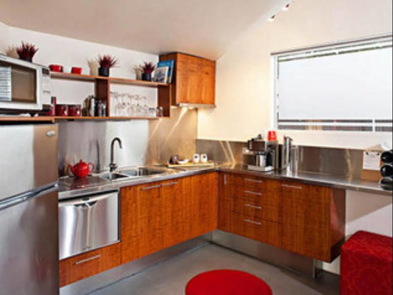 Twofourtwo Boutique Apartments Лонсестон Экстерьер фото