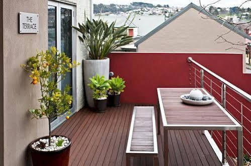 Twofourtwo Boutique Apartments Лонсестон Экстерьер фото